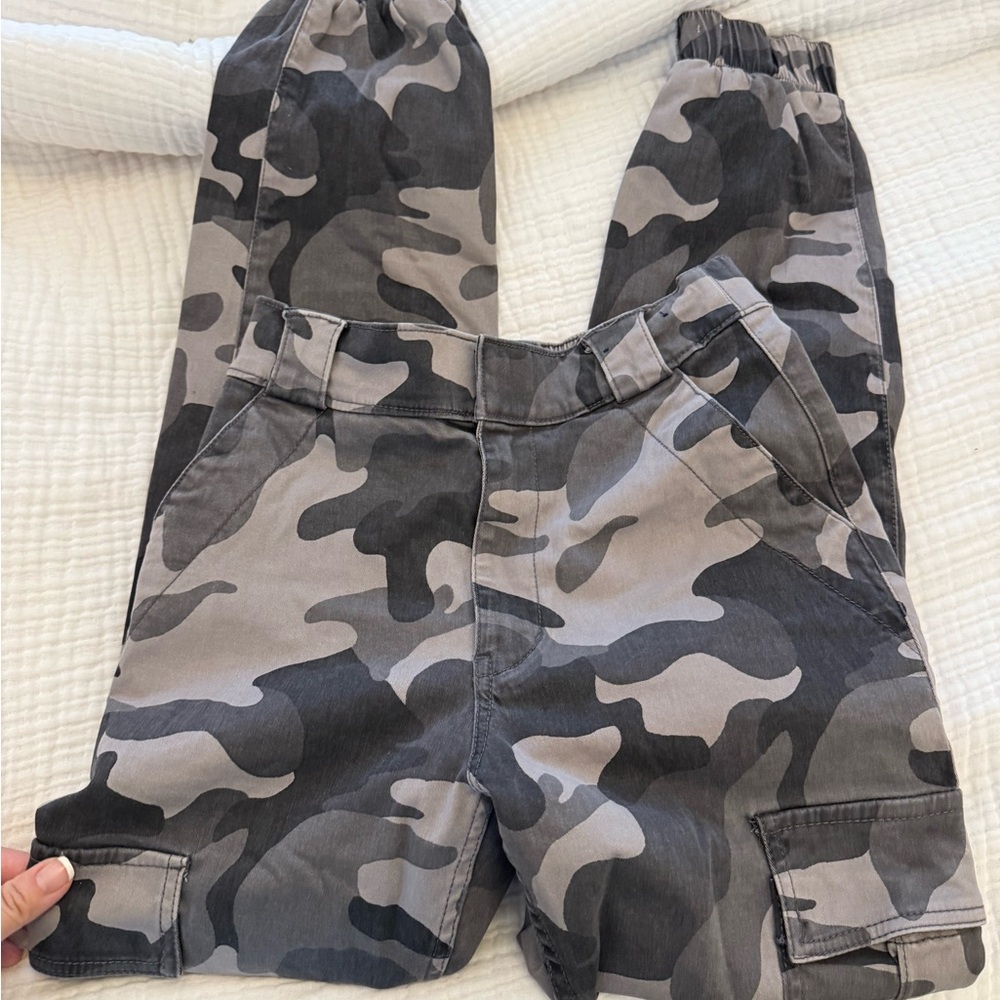 Hollister Gray and Black Casual Camouflage Bottoms